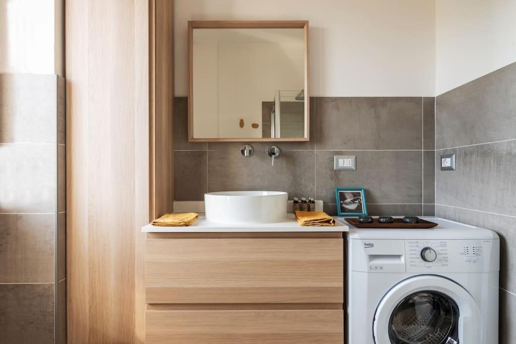 Schiavoni Flexyrent Wifi Apartment Milan Luaran gambar